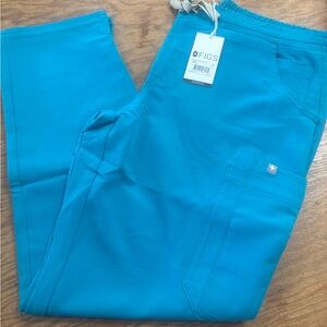 Women’s straight leg scrub pants